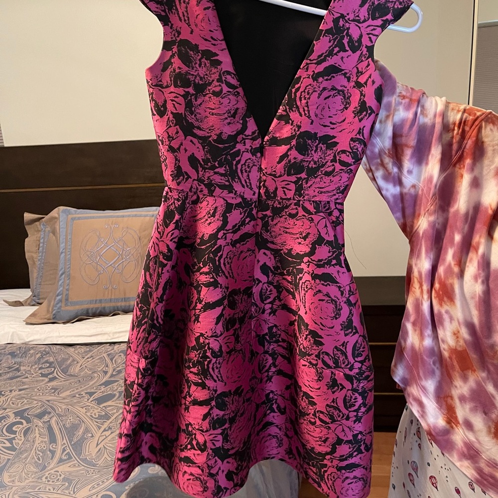 Dress - Picture 2 of 3